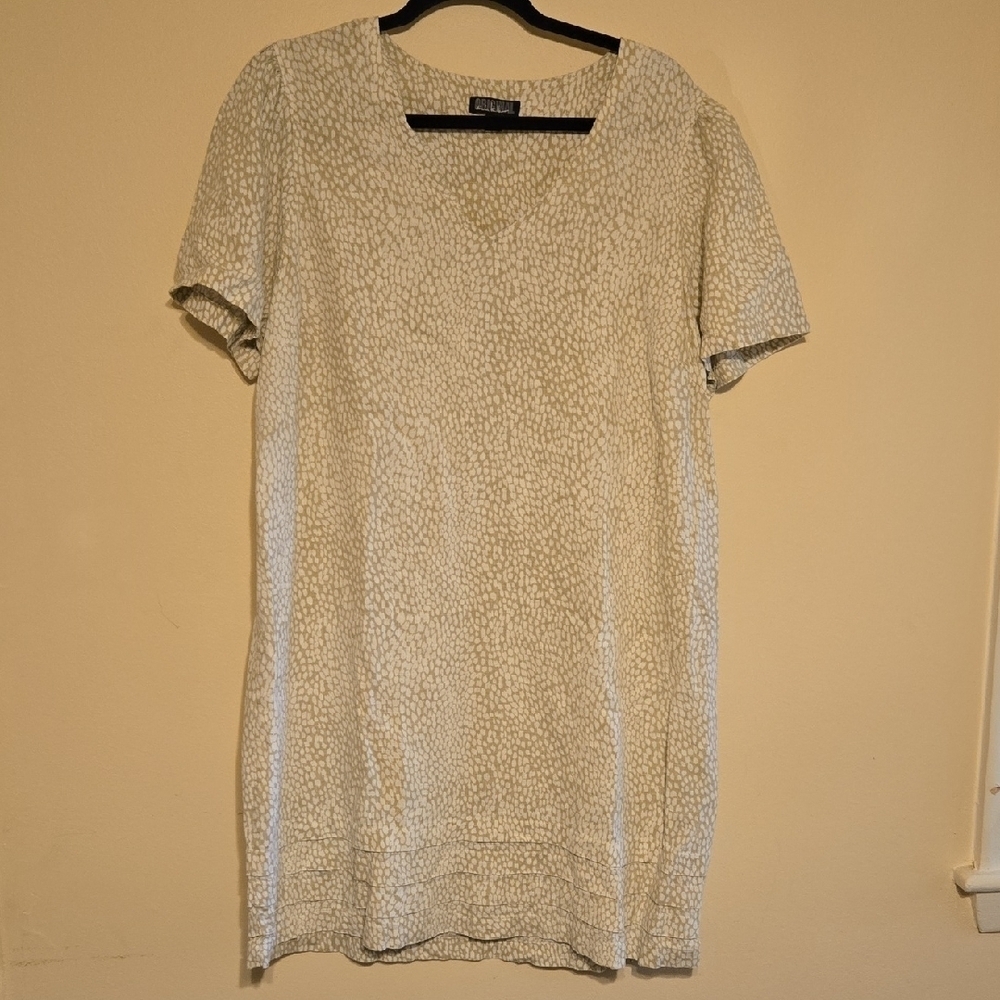 Nicole Miller Tan and White V-Neck Sheath Dress